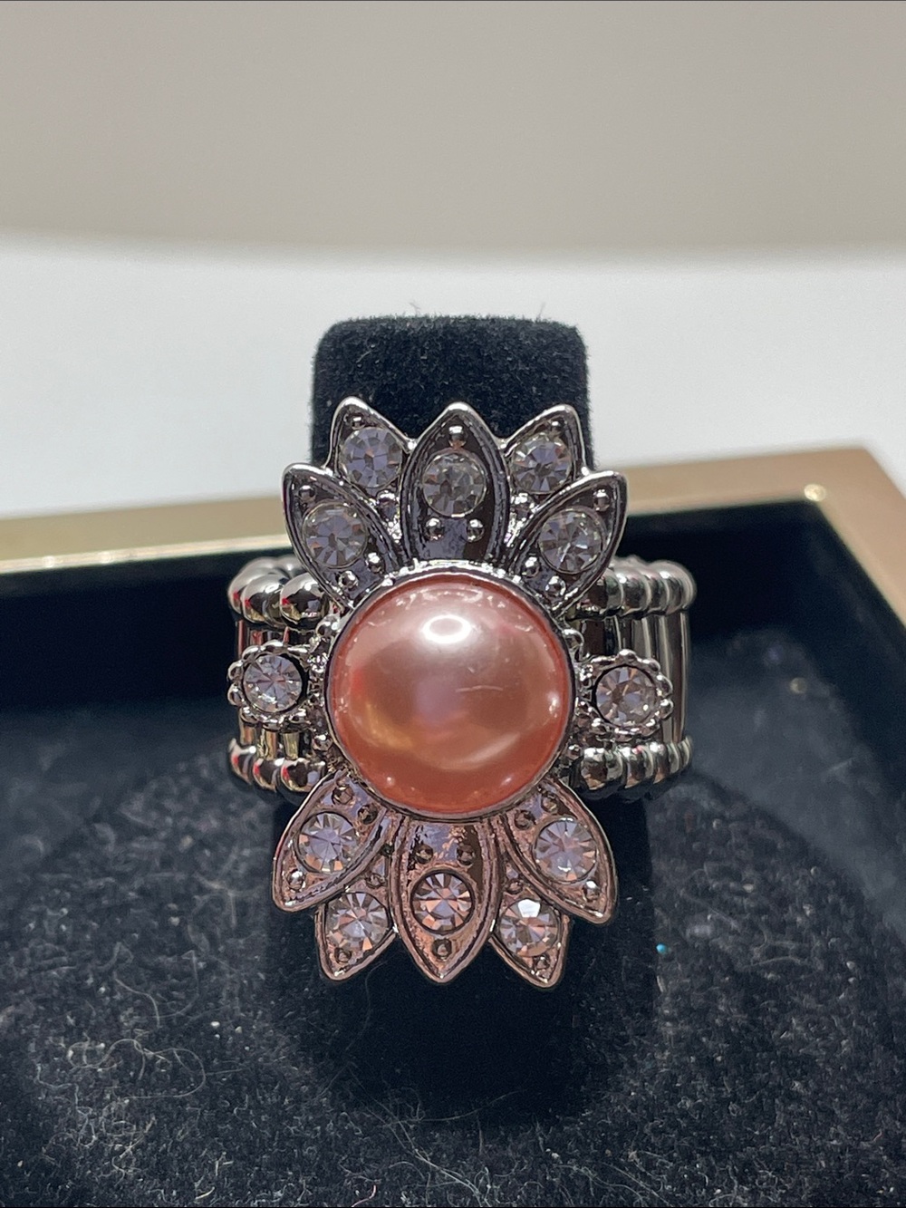 paparazzi Stretchy Peach Faux Pearl Rhinestones Ring